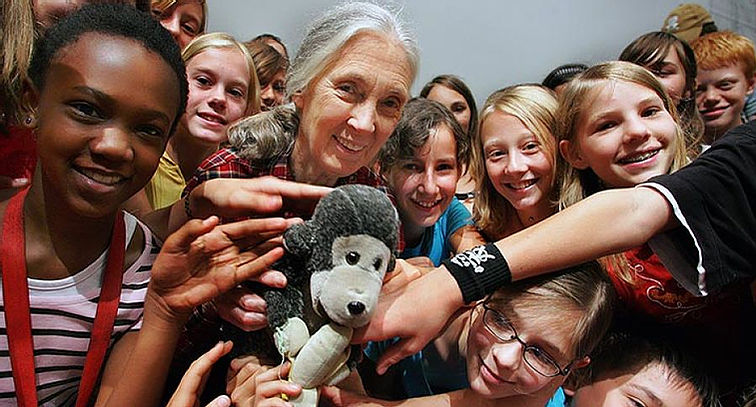 Jane Goodall with the kids